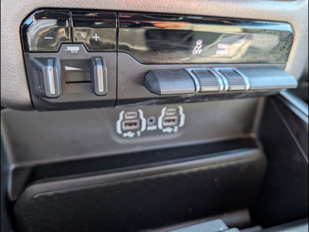 2023 RAM 1500 Big Horn Quad Cab 4x4 6'4" Box