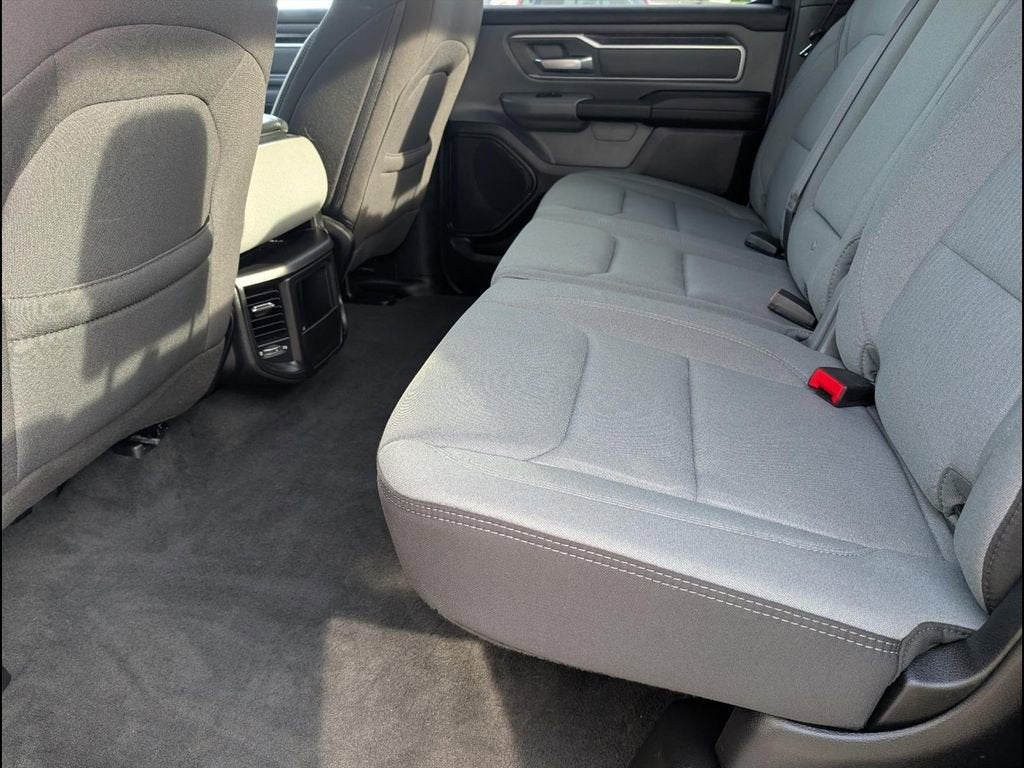 2022 RAM 1500 Big Horn Crew Cab 4x4 5'7" Box