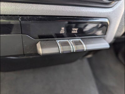 2022 RAM 1500 Big Horn Crew Cab 4x4 5'7" Box