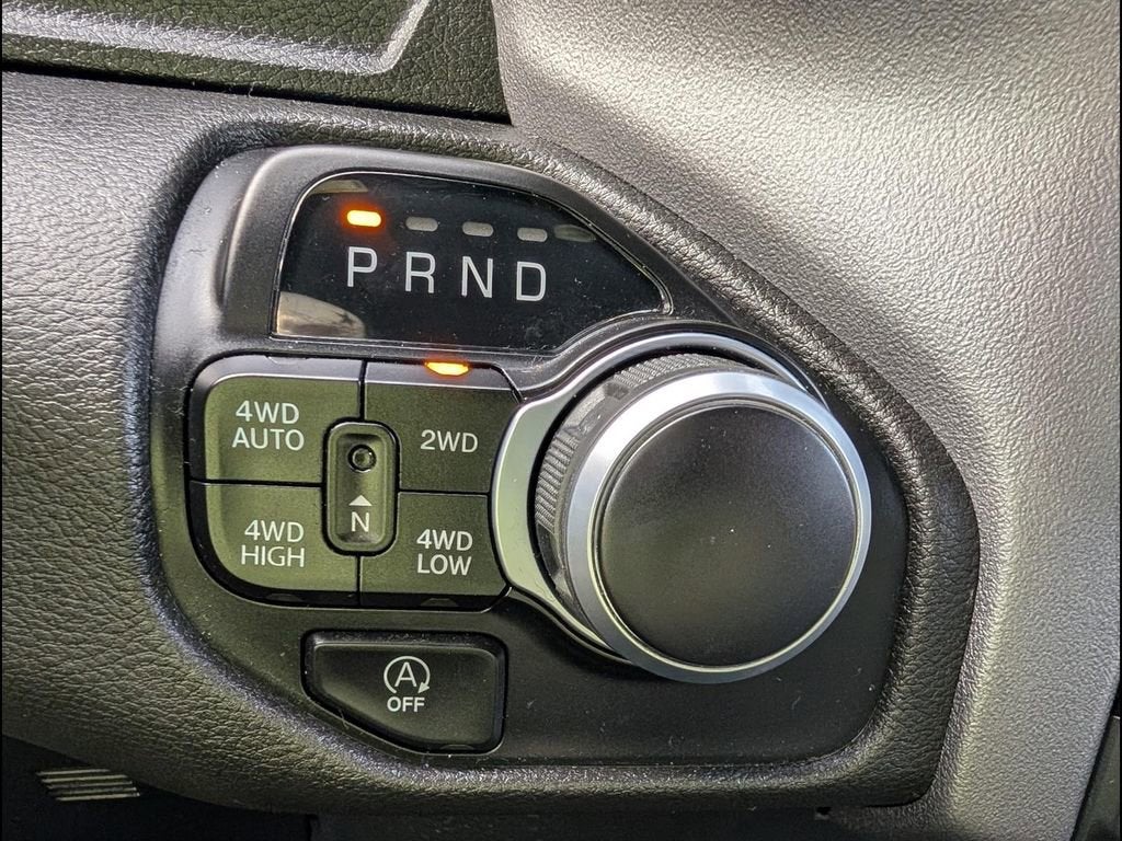 2022 RAM 1500 Big Horn Crew Cab 4x4 5'7" Box