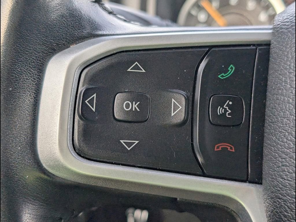 2022 RAM 1500 Big Horn Crew Cab 4x4 5'7" Box