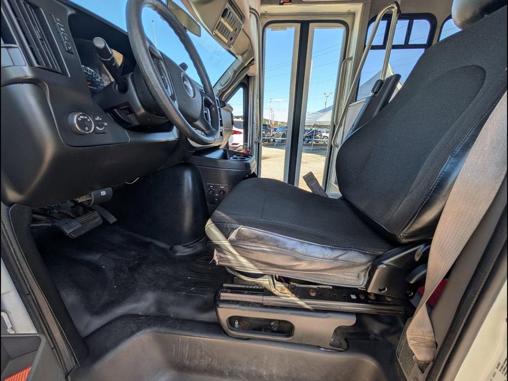 2015 Chevrolet Express Cutaway 3500 Diesel