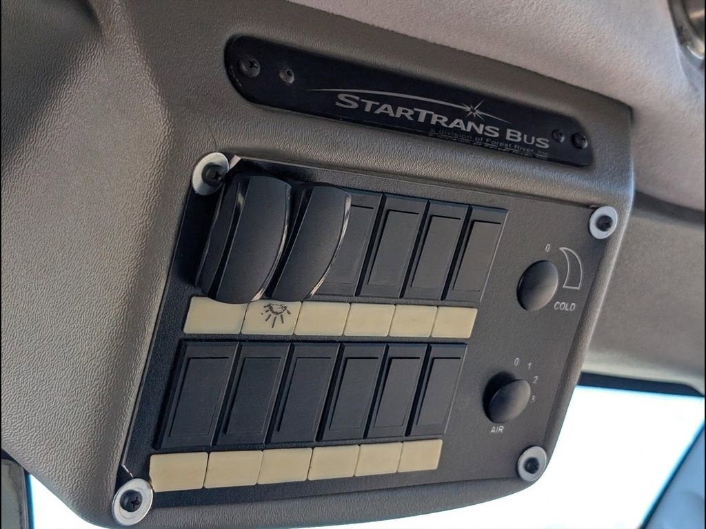 2015 Chevrolet Express Cutaway 3500 Diesel