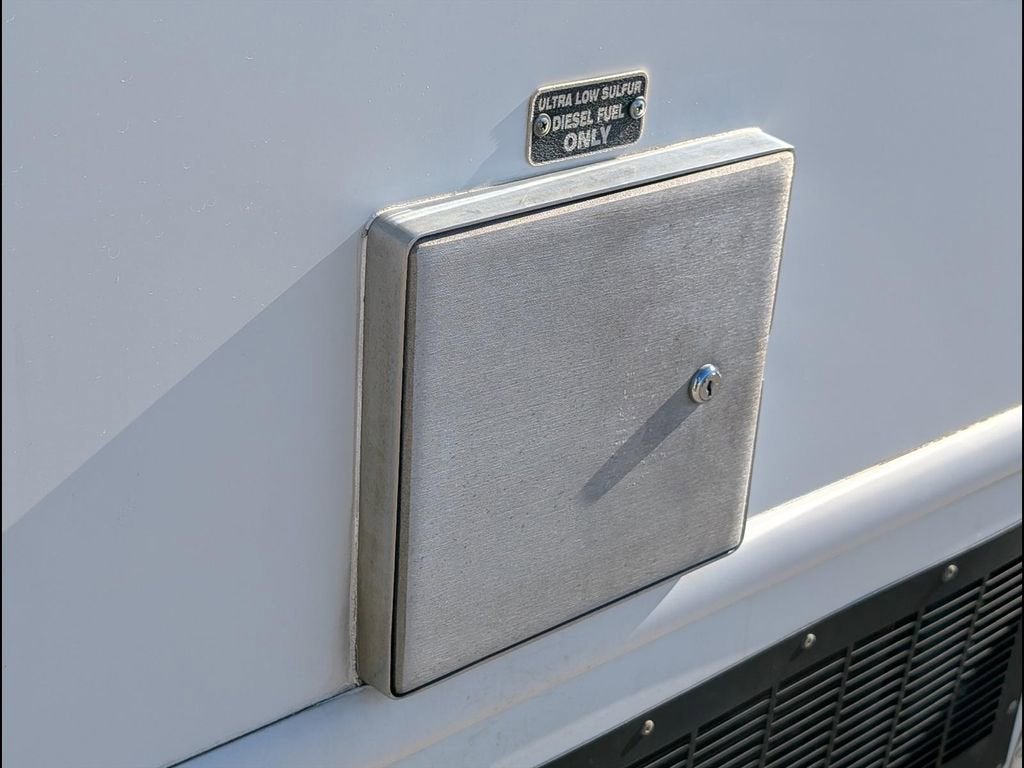 2015 Chevrolet Express Cutaway 3500 Diesel