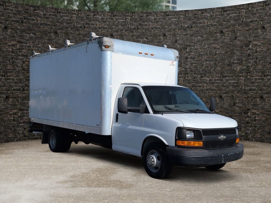 2016 Chevrolet Express Cutaway 3500 3500