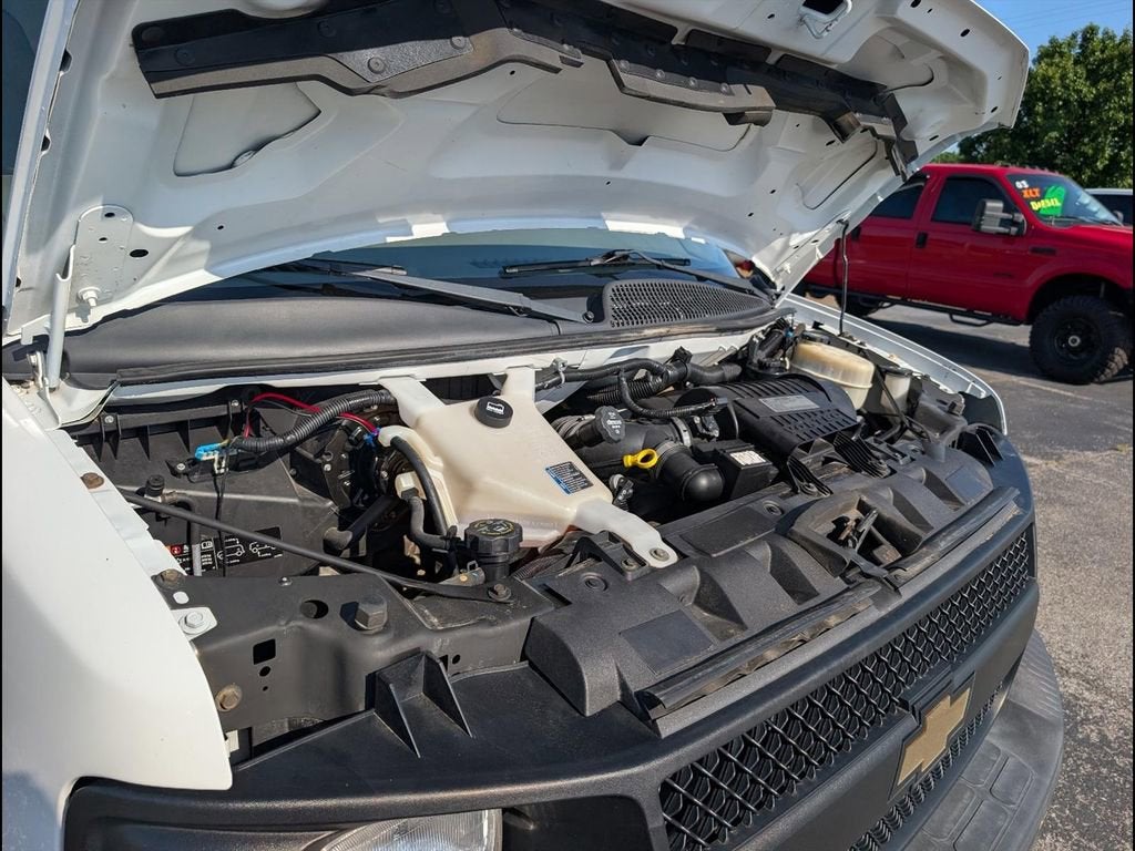 2016 Chevrolet Express Cutaway 3500 3500