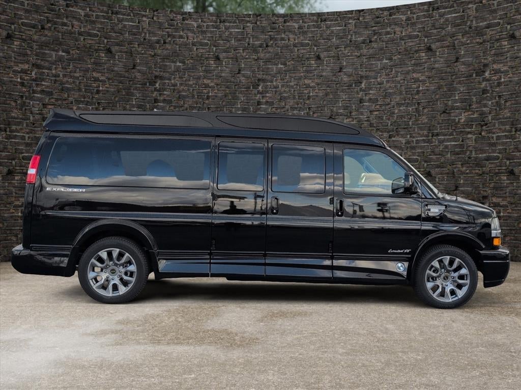 2025 Chevrolet Express Cargo 2500 WT