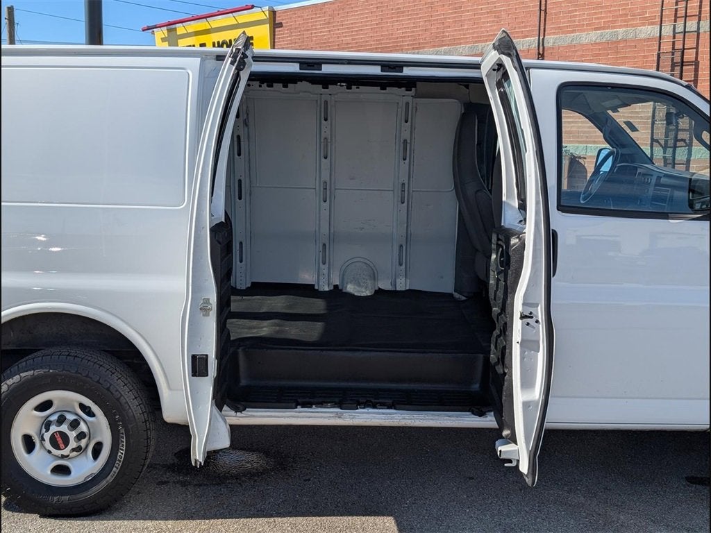 2023 GMC Savana Cargo 2500 Work Van