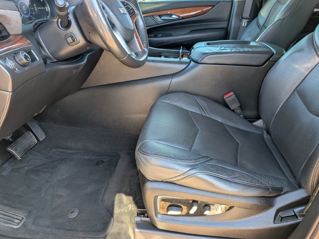 2016 Cadillac Escalade Luxury Collection