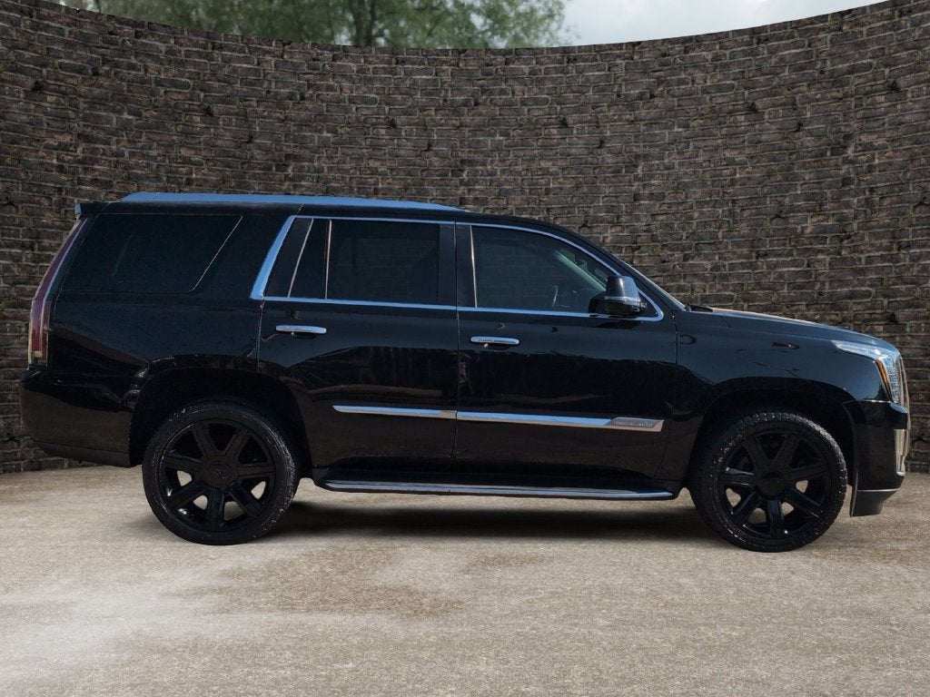 2016 Cadillac Escalade Luxury Collection