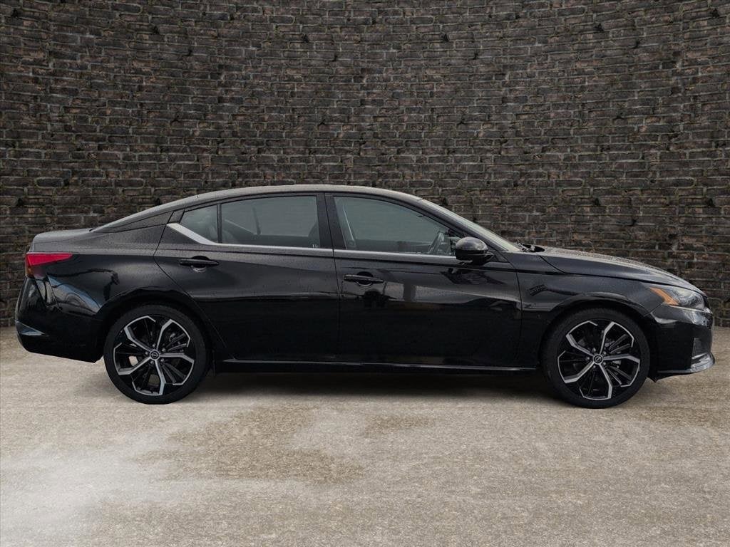 2023 Nissan Altima SR FWD