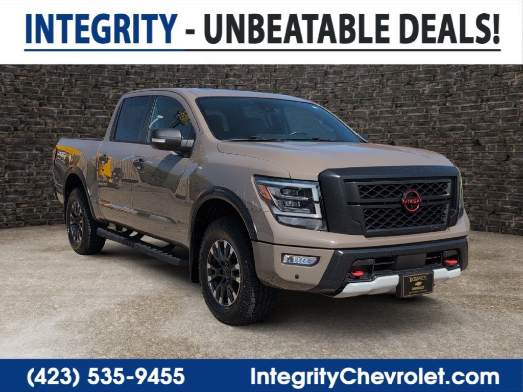 2024 Nissan TITAN Crew Cab PRO-4X 4x4