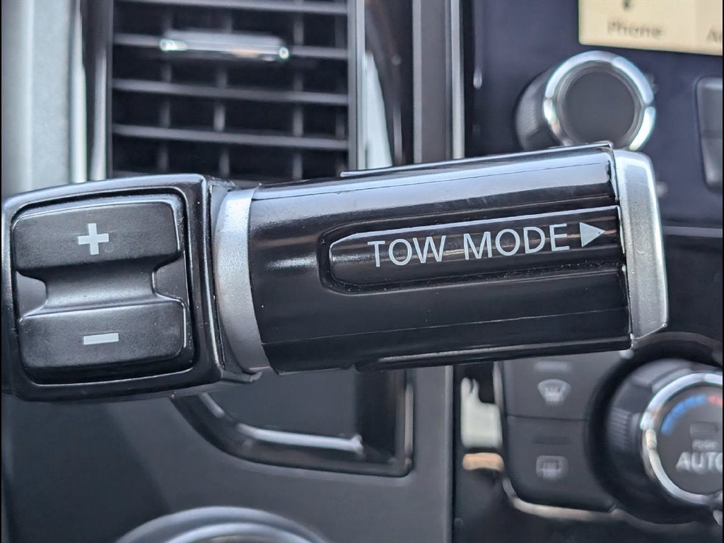 2024 Nissan TITAN Crew Cab PRO-4X 4x4