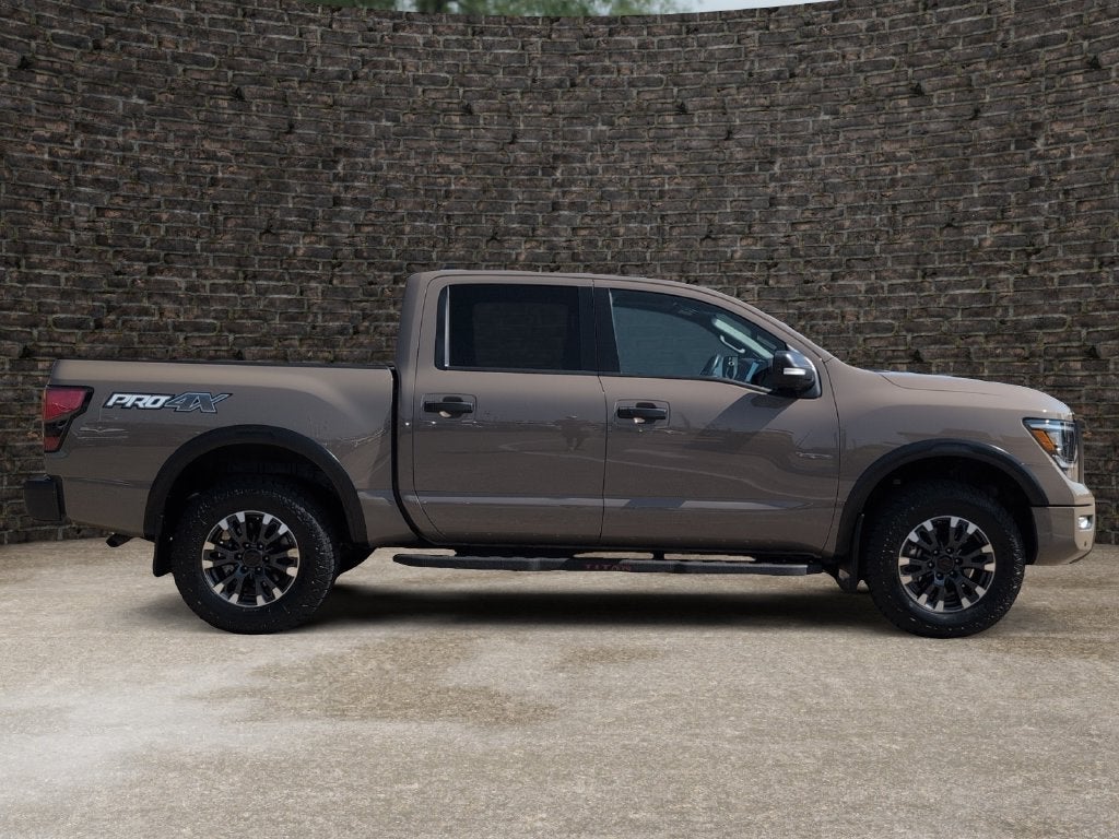 2024 Nissan TITAN Crew Cab PRO-4X 4x4