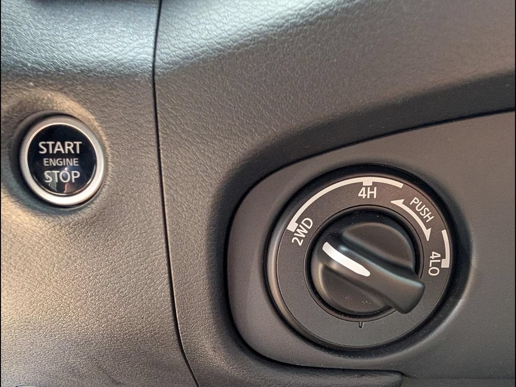 2023 Nissan Frontier Crew Cab PRO-4X 4x4