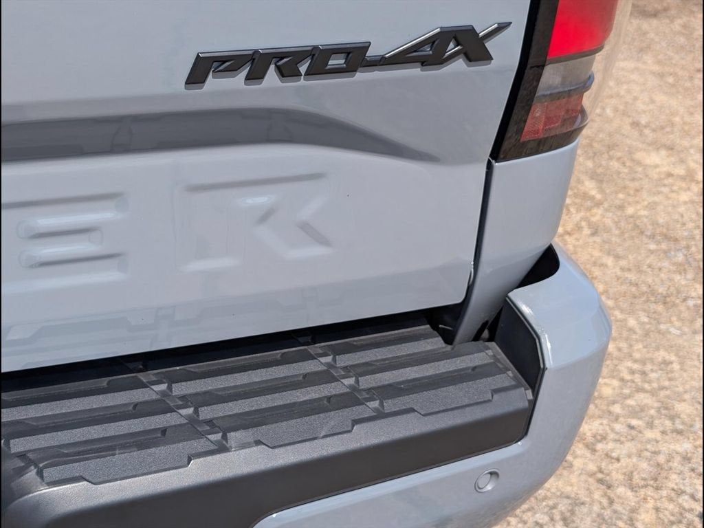 2023 Nissan Frontier Crew Cab PRO-4X 4x4