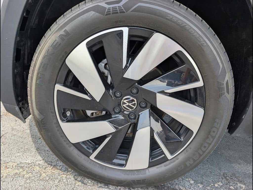 2024 Volkswagen Atlas Cross Sport 2.0T SE w/Technology