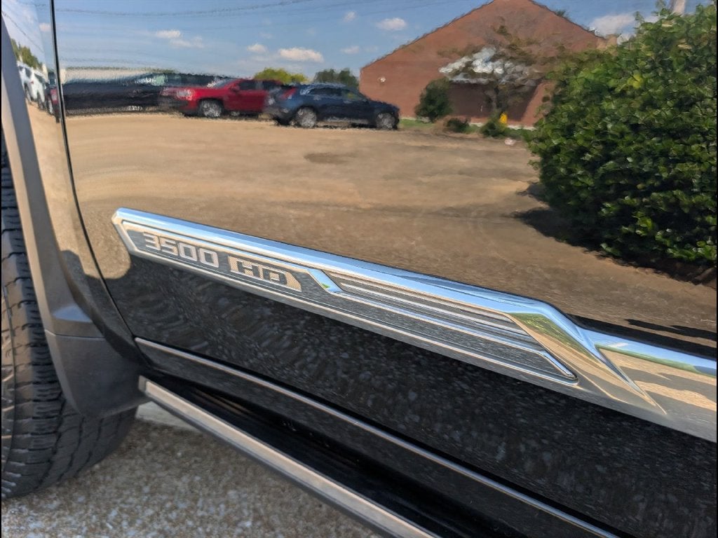 2025 Chevrolet Silverado 3500 HD High Country