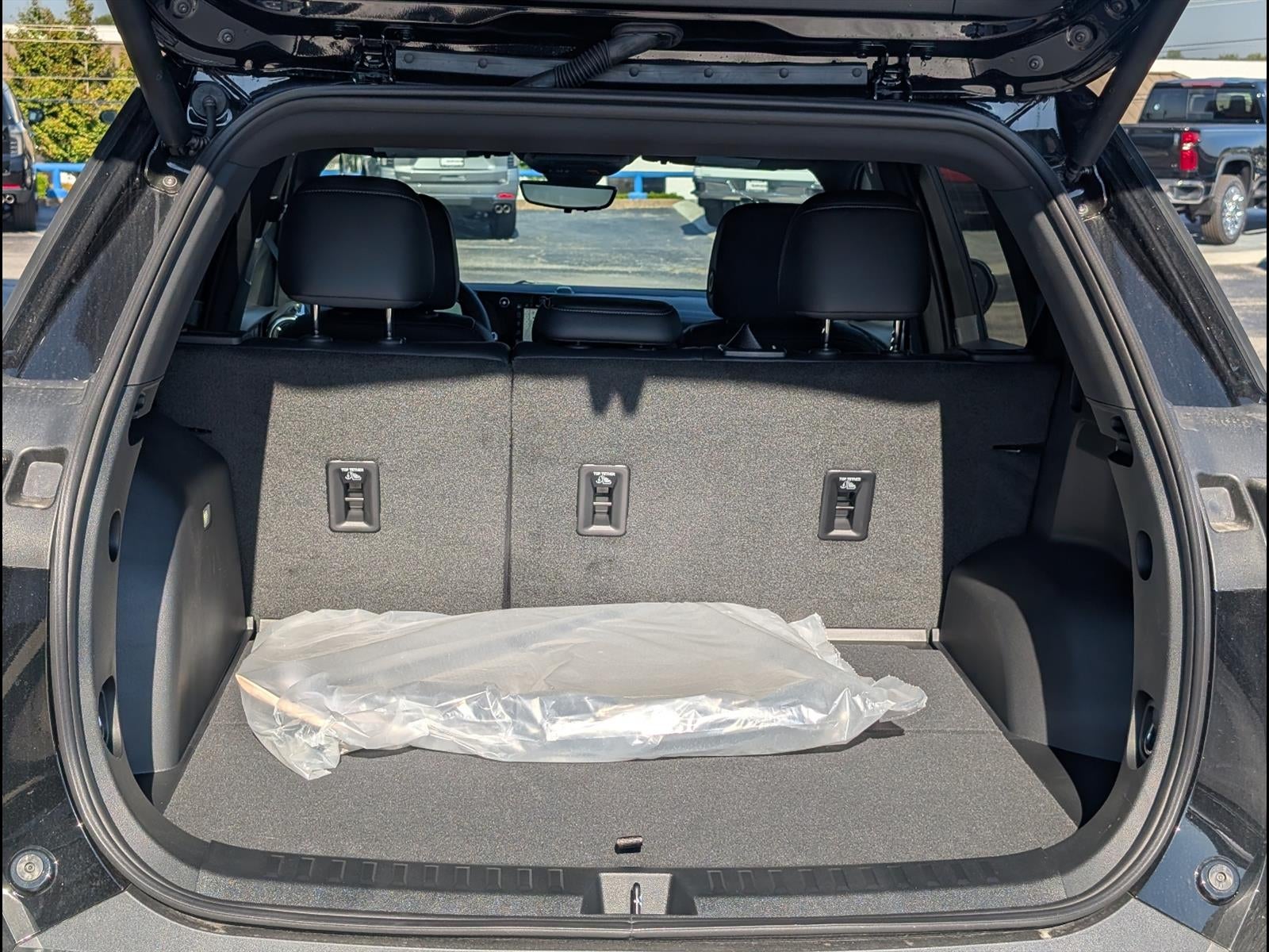 2027 Chevrolet Equinox LT - Photo 18