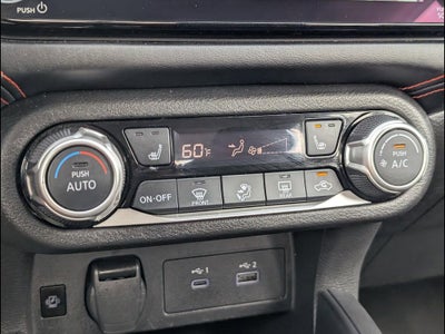 2025 Nissan Versa 1.6 SR