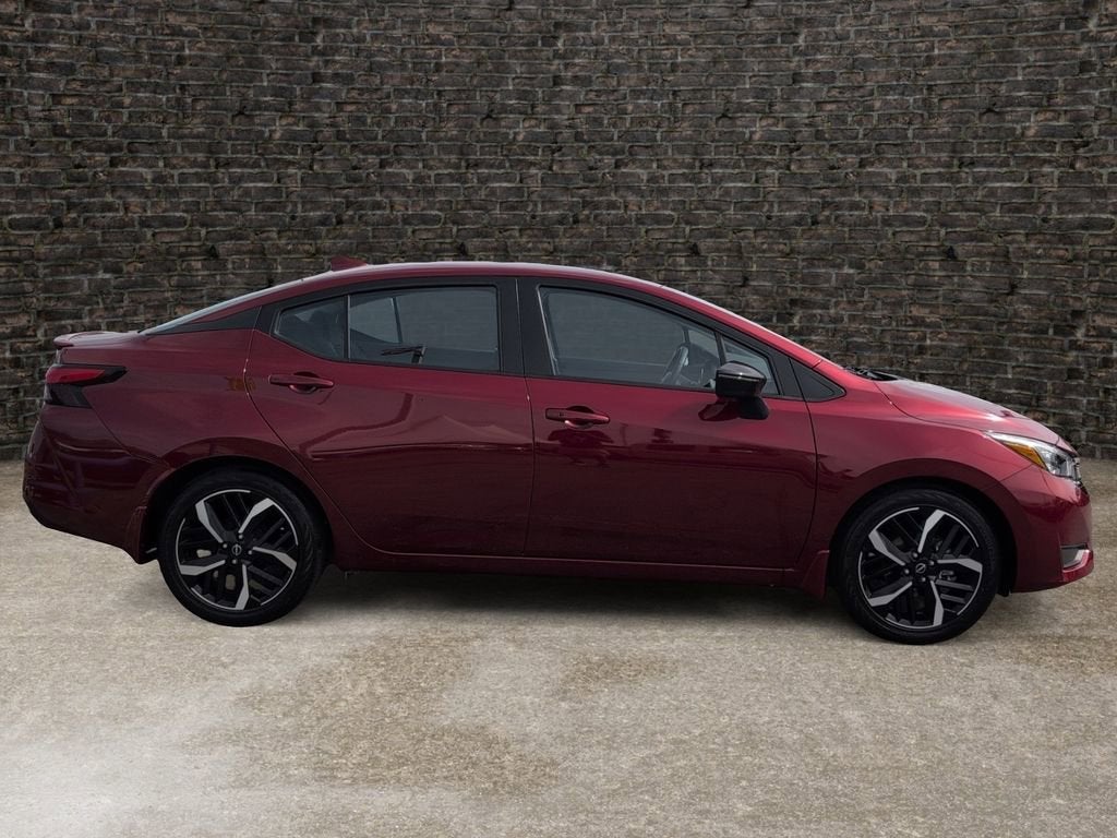 2025 Nissan Versa 1.6 SR