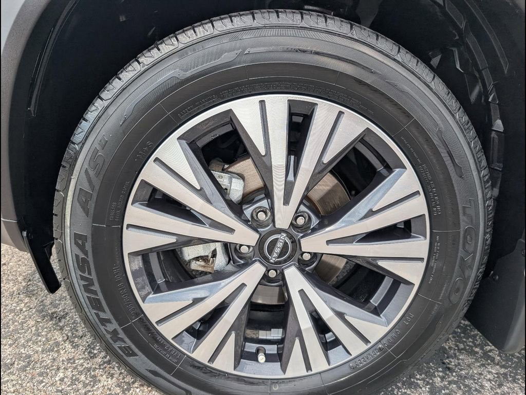2022 Nissan Rogue SV FWD