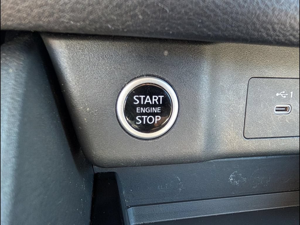 2023 Nissan Rogue SV FWD