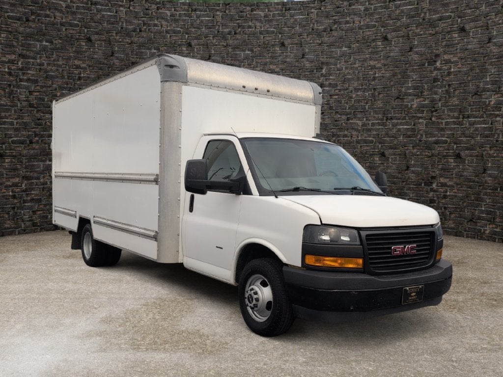2018 GMC Savana Cutaway 3500 3500 Van 177"