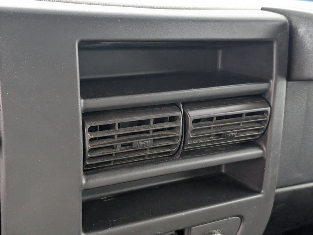 2018 GMC Savana Cutaway 3500 3500 Van 177"