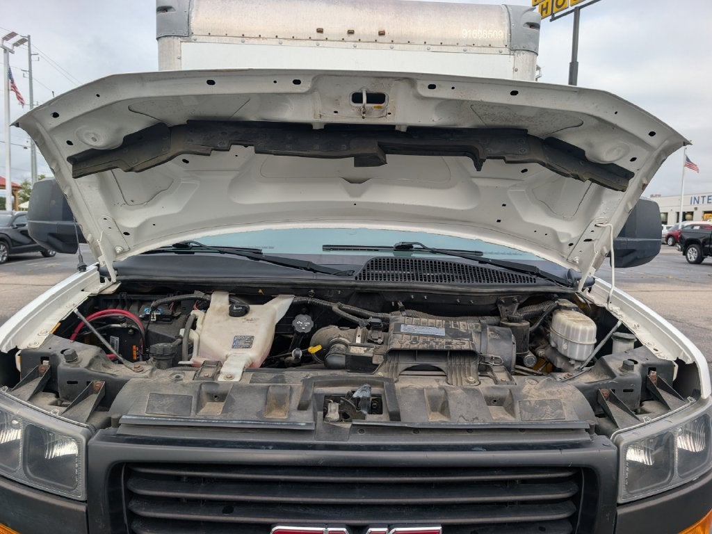 2018 GMC Savana Cutaway 3500 3500 Van 177"