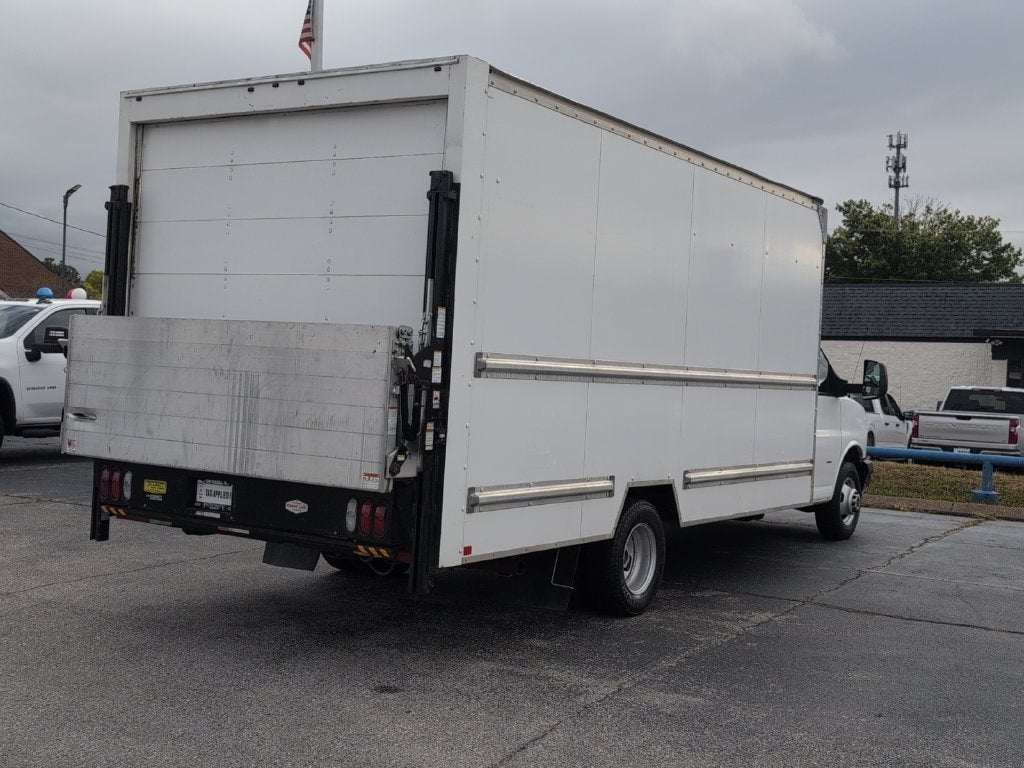 2018 GMC Savana Cutaway 3500 3500 Van 177"