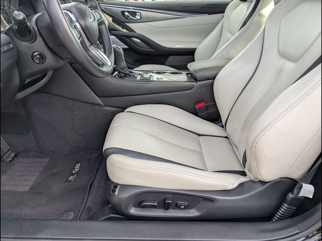 2022 INFINITI Q60 LUXE