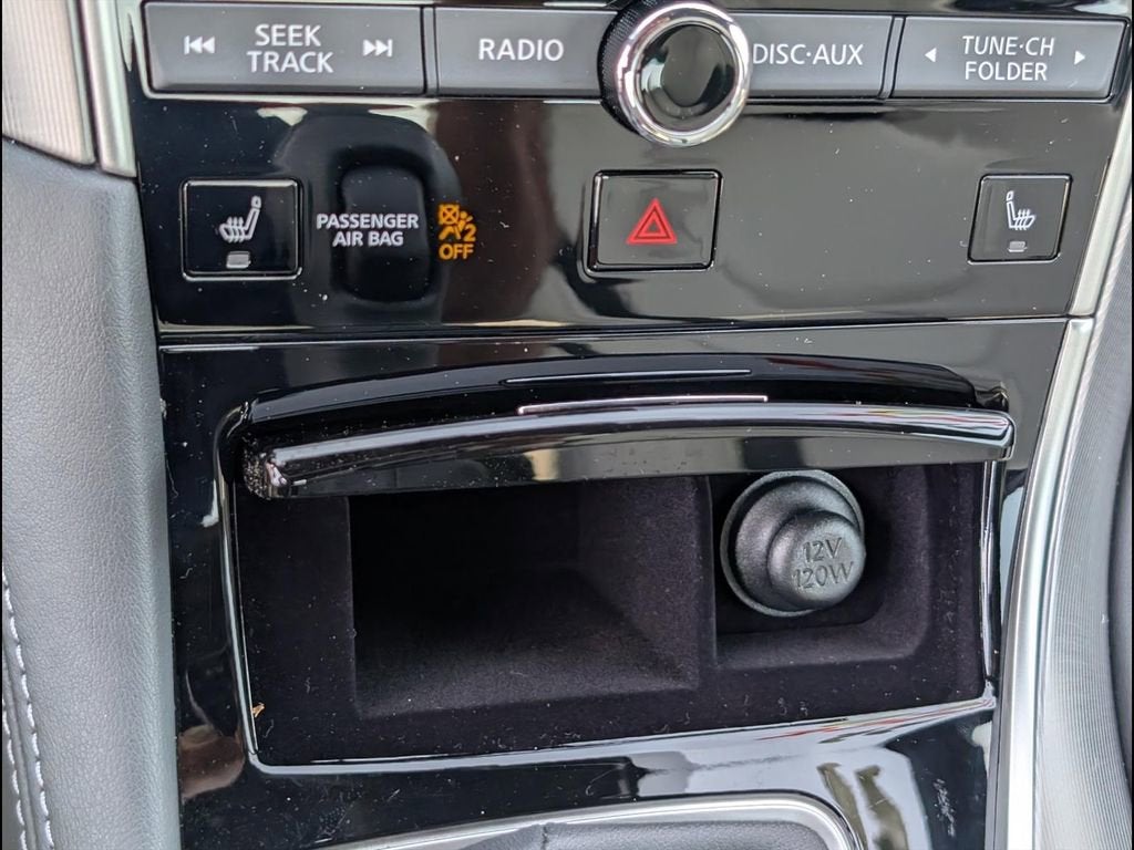 2022 INFINITI Q60 LUXE