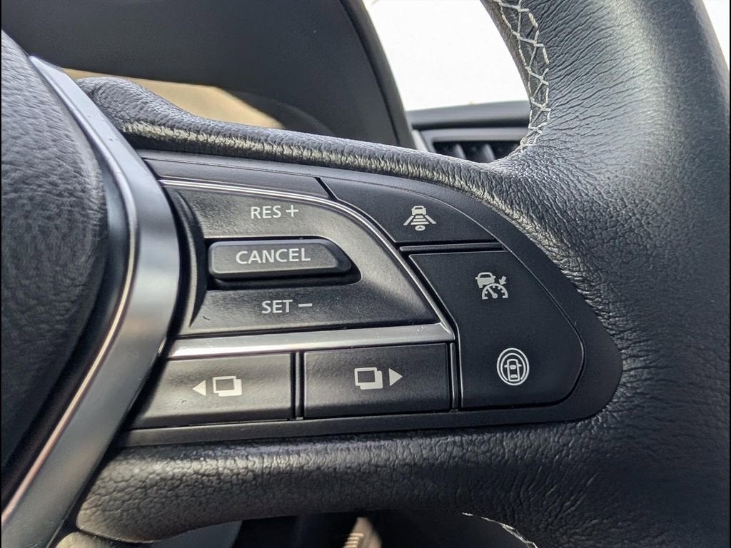 2022 INFINITI Q60 LUXE