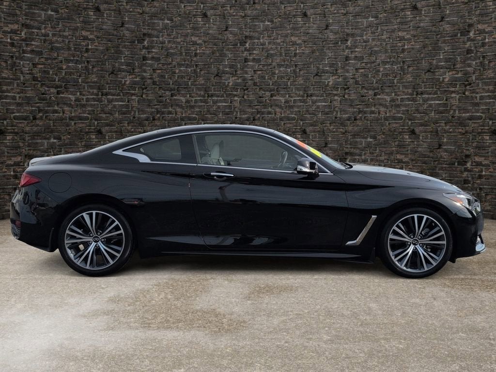 2022 INFINITI Q60 LUXE