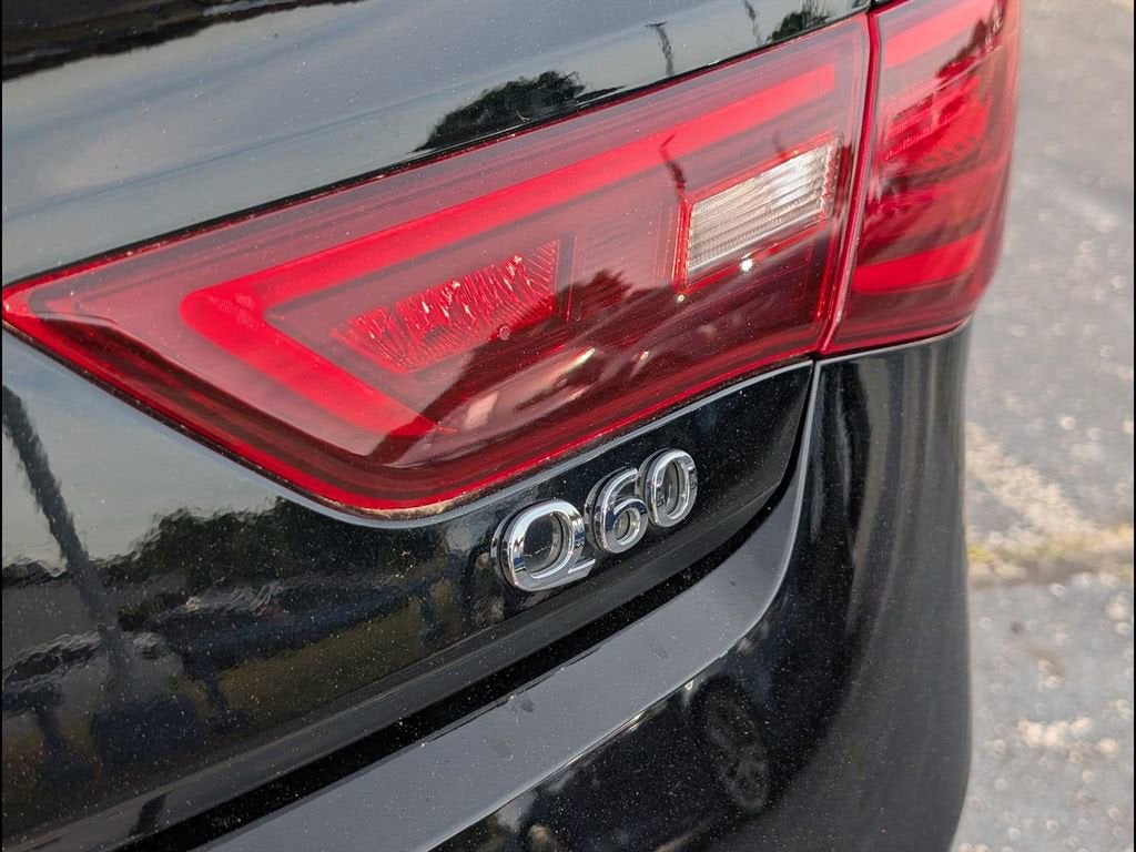 2022 INFINITI Q60 LUXE