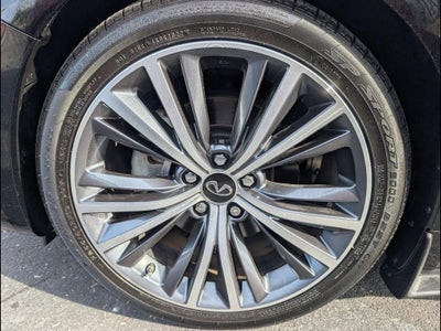 2022 INFINITI Q60 LUXE