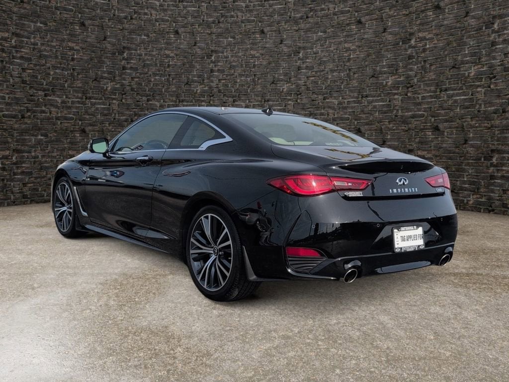 2022 INFINITI Q60 LUXE