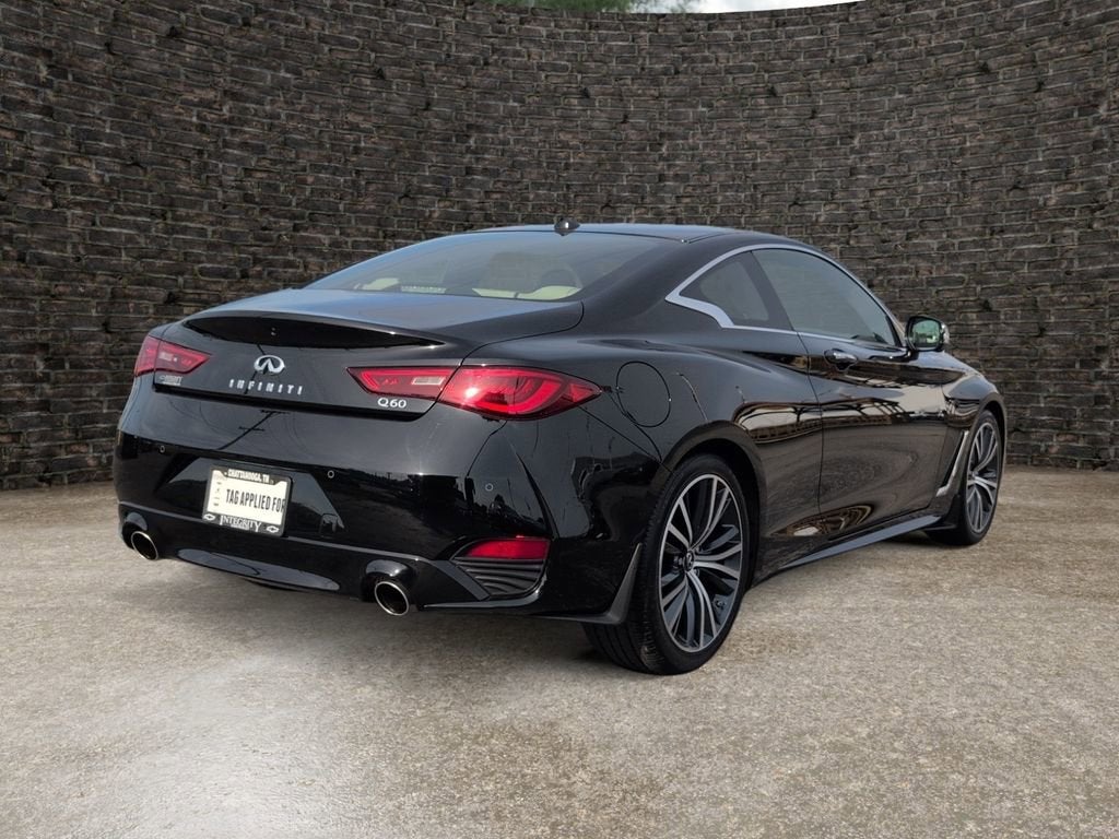 2022 INFINITI Q60 LUXE