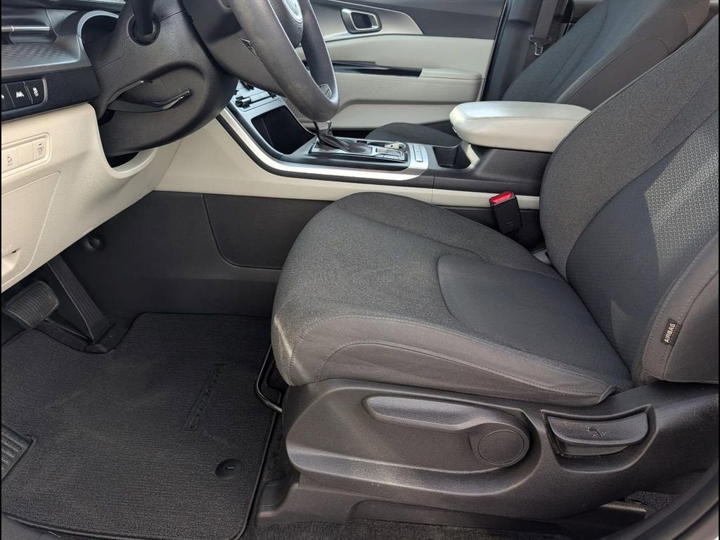 2024 Kia Carnival MPV LX