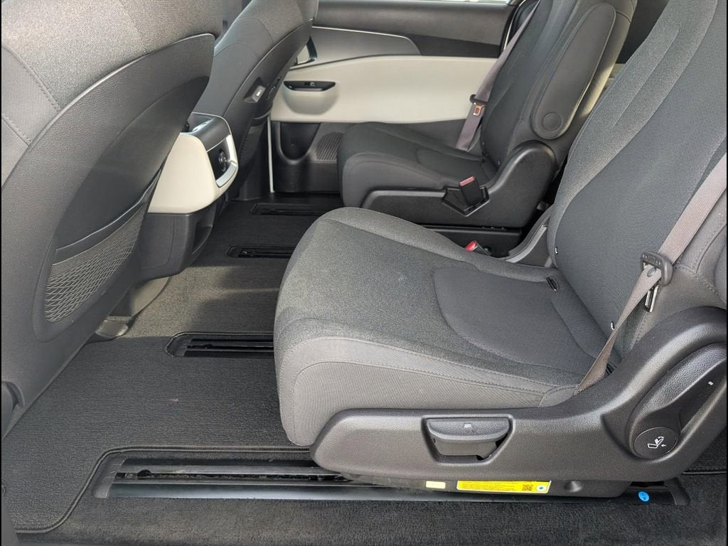 2024 Kia Carnival MPV LX