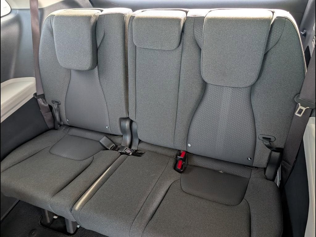 2024 Kia Carnival MPV LX