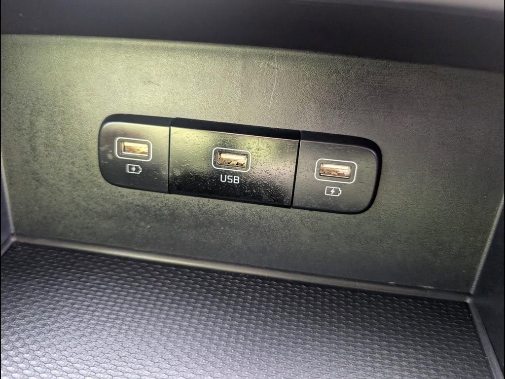 2024 Kia Carnival MPV LX